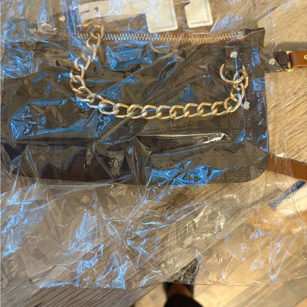 Michael Kors logo Fanny pack NWT